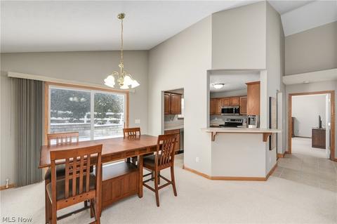 7635 Falling Leaf Dr, Seven Hills, OH 44131 photo 11