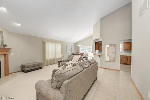 7635 Falling Leaf Dr, Seven Hills, OH 44131 photo 8