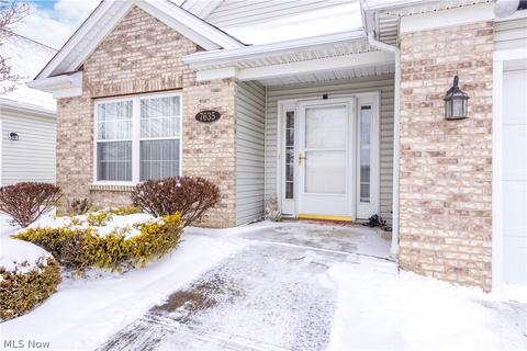 7635 Falling Leaf Dr, Seven Hills, OH 44131 photo 3