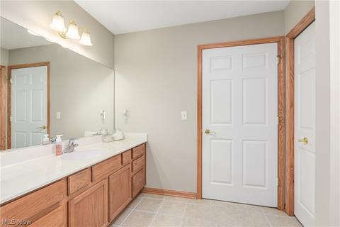 7635 Falling Leaf Dr, Seven Hills, OH 44131 photo 24