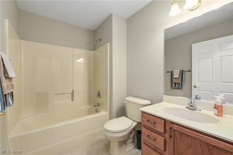 7635 Falling Leaf Dr, Seven Hills, OH 44131 photo 27