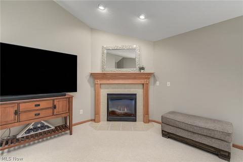 7635 Falling Leaf Dr, Seven Hills, OH 44131 photo 9