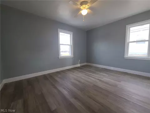 482 9th St, Elyria, OH 44035 photo 15