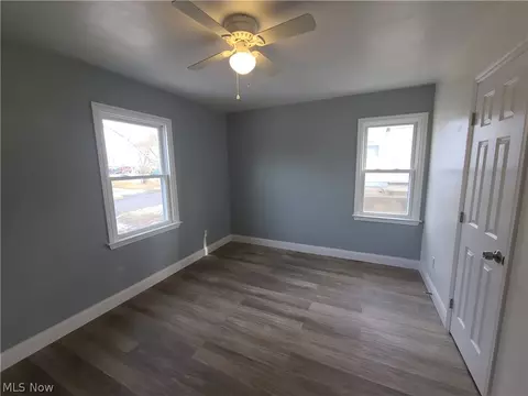 482 9th St, Elyria, OH 44035 photo 13