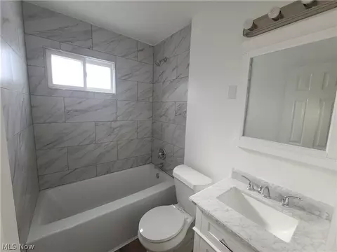 482 9th St, Elyria, OH 44035 photo 11
