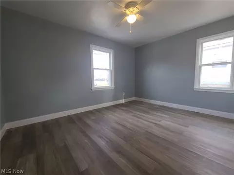 482 9th St, Elyria, OH 44035 photo 15