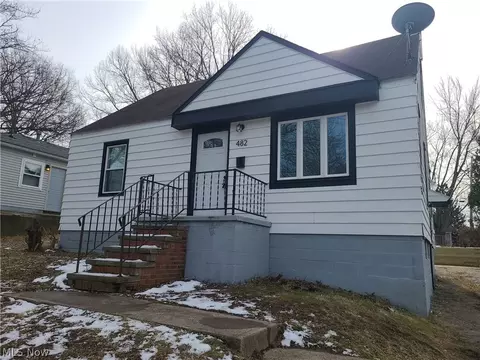 482 9th St, Elyria, OH 44035 photo 2