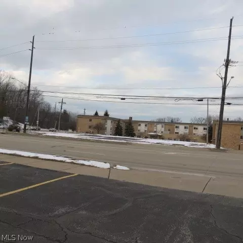 7156 W Pleasant Valley Rd, Parma, OH 44129