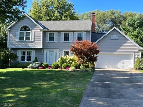 33299 Seneca Dr, Solon, OH 44139 photo 1