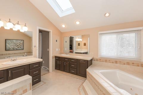33299 Seneca Dr, Solon, OH 44139 photo 19