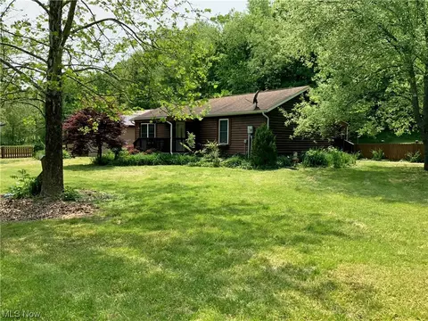 5194 Rhoric Rd, Athens, OH 45701