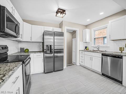 160 E 267th St, Euclid, OH 44132 photo 2