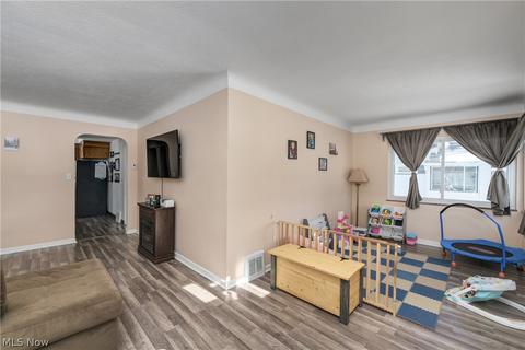 243 Mapleview Dr, Seven Hills, OH 44131 photo 6