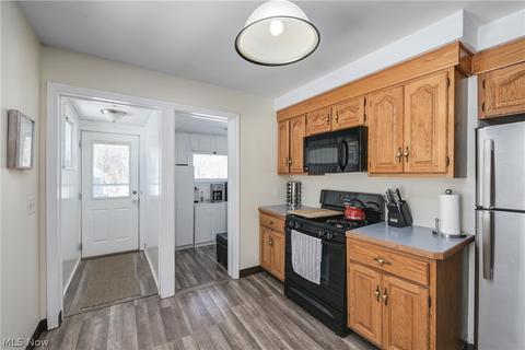 243 Mapleview Dr, Seven Hills, OH 44131 photo 11