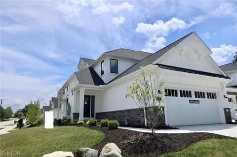 71 Winchester Dr, Fairlawn, OH 44333