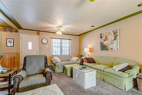 316 Bond St, Elyria, OH 44035 photo 4