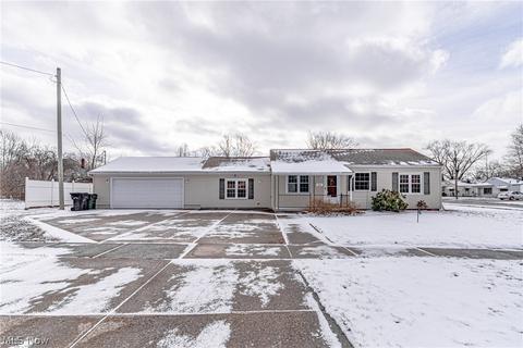 316 Bond St, Elyria, OH 44035 photo 1