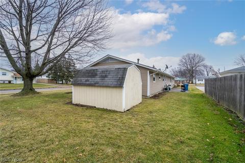 2009 Mark Dr, Lorain, OH 44052 photo 8