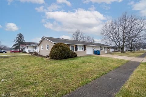 2009 Mark Dr, Lorain, OH 44052 photo 4