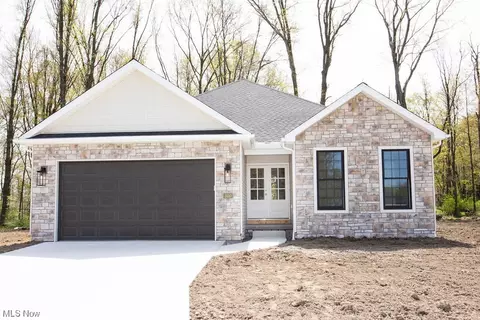 5050 Macy Ln, Canfield, OH 44406