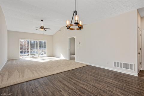 224 Silver Spring Cir, Elyria, OH 44035 photo 5