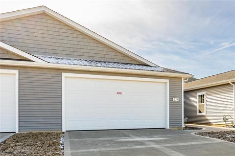 224 Silver Spring Cir, Elyria, OH 44035 photo 32