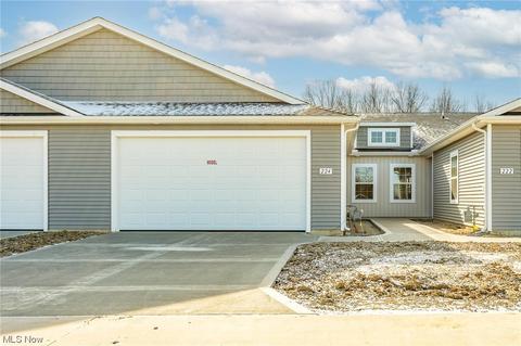 224 Silver Spring Cir, Elyria, OH 44035 photo 1