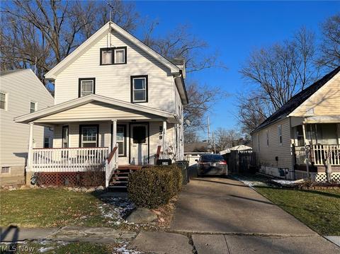 239 Roosevelt, Elyria, OH 44035 photo 2