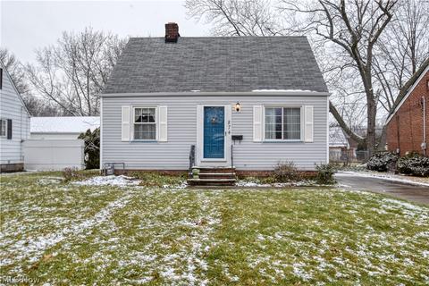 874 E 258th St, Euclid, OH 44132 photo 1