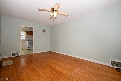 874 E 258th St, Euclid, OH 44132 photo 4