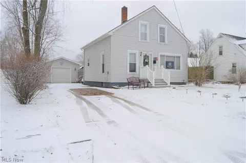 155 S Crowell Ave, Geneva, OH 44041
