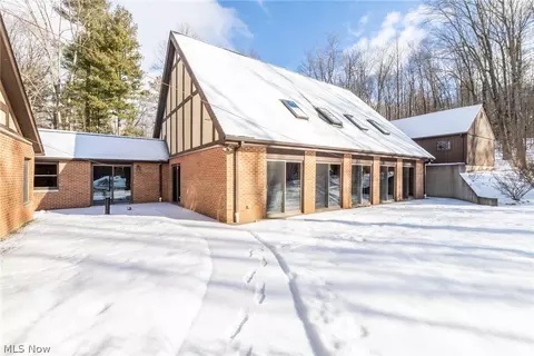 12331 Rockhaven Rd, Chesterland, OH 44026 photo 2