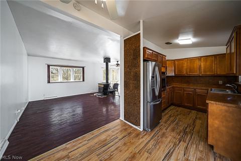 1653 Herkender Ave, Akron, OH 44310 photo 17