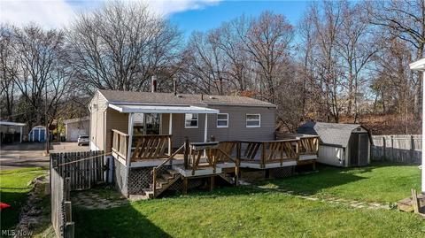1653 Herkender Ave, Akron, OH 44310 photo 9