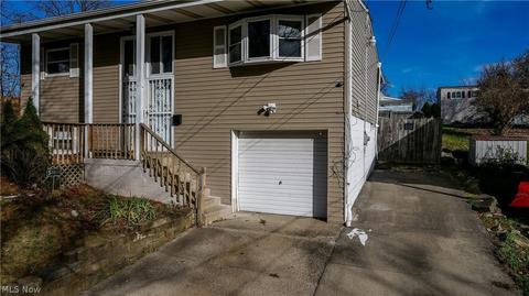1653 Herkender Ave, Akron, OH 44310 photo 5