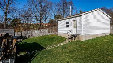 1653 Herkender Ave, Akron, OH 44310 photo 6