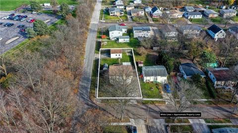 1653 Herkender Ave, Akron, OH 44310 photo 10