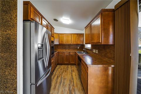 1653 Herkender Ave, Akron, OH 44310 photo 14