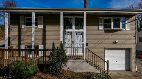 1653 Herkender Ave, Akron, OH 44310 photo 1