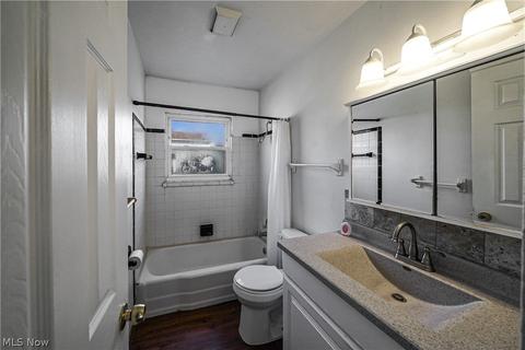 1653 Herkender Ave, Akron, OH 44310 photo 23
