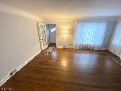 234 E 280th St, Euclid, OH 44132 photo 3