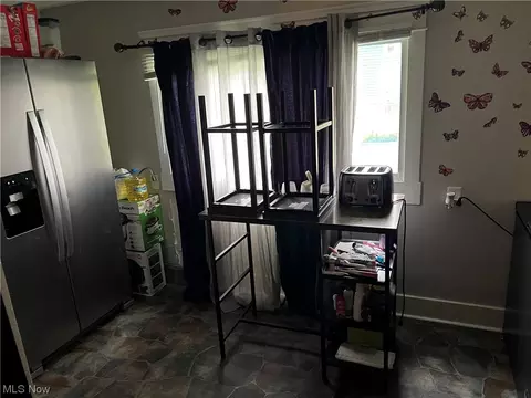 844 Sumner St, Akron, OH 44311 photo 5