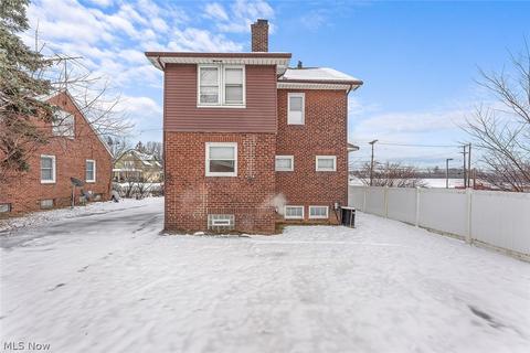16575 Libby Rd, Maple Heights, OH 44137 photo 3