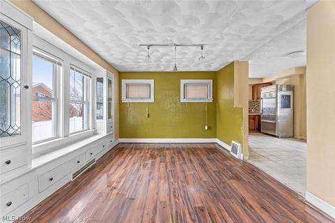 16575 Libby Rd, Maple Heights, OH 44137 photo 10