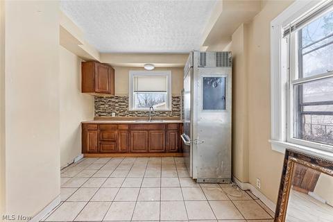 16575 Libby Rd, Maple Heights, OH 44137 photo 12