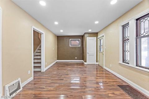16575 Libby Rd, Maple Heights, OH 44137 photo 9