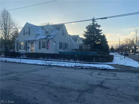 14520 Corridon Ave, Maple Heights, OH 44137 photo 4