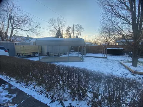 14520 Corridon Ave, Maple Heights, OH 44137 photo 5