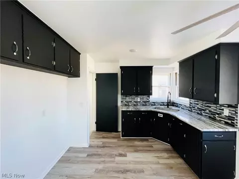6510 Kenneth Ave, Parma, OH 44129 photo 5