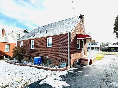 18 Maple Dr, Youngstown, OH 44512 photo 4
